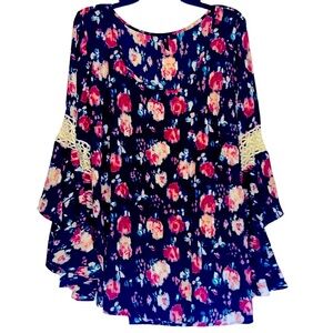 WANT & NEED Top, Plus SZ 3X, PTP 26”, Length 31”, Large Bell Sleeves